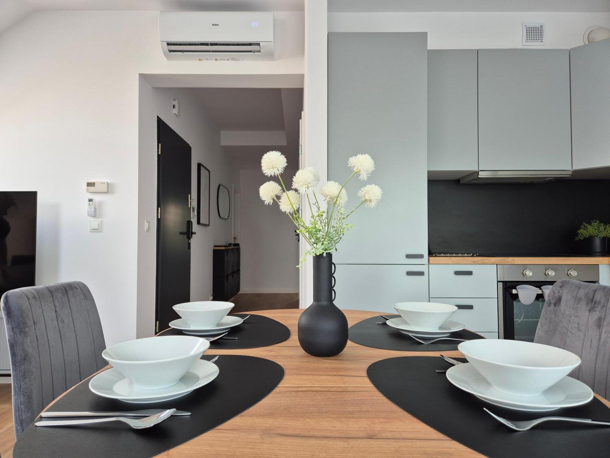 פוזנן Willa Raclawicka Apartments מראה חיצוני תמונה